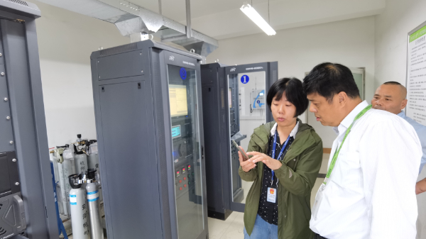 冲锋在前的环保女将——记广西壮族自治