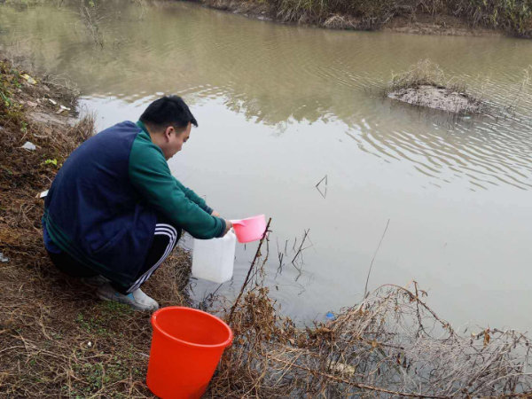 中国环境报快评：排污单位为啥不提交排污许可证执行报告？