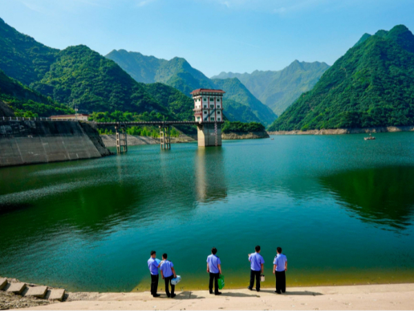 走近秦岭深处“护水人”：一汪清水润民惠民