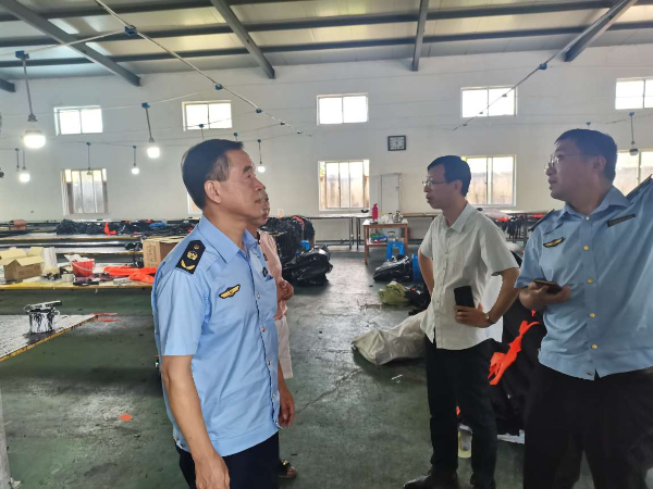 治污攻坚“急先锋”，帮扶服务“贴心人”——记全国“人民满意的公务员集体