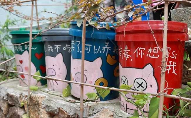 福建连江:热心公益热爱自然 “背篓哥”让海漂垃圾美丽“重生” 福建连江:热心公益热爱自然 “背篓哥”让海漂垃圾美丽“重生”