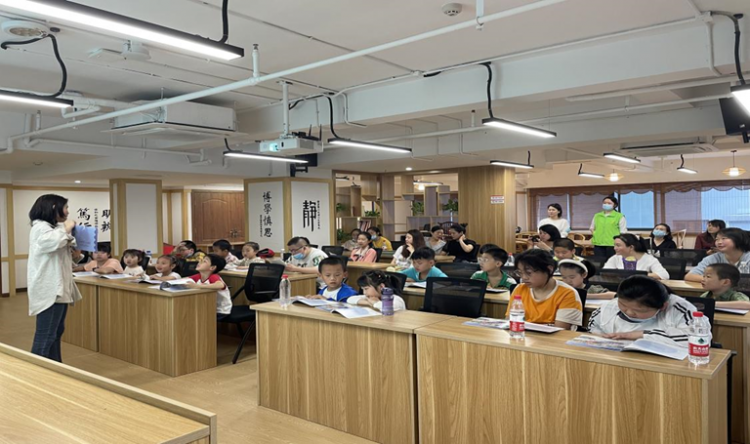 世界读书日|重庆21组亲子家庭共读《守护长江鲟》绘本 世界读书日|重庆21组亲子家庭共读《守护长江鲟》绘本