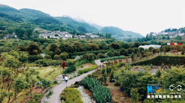 【“飞阅”中国】一江清水两岸绿 古老村寨焕新生 【“飞阅”中国】一江清水两岸绿 古老村寨焕新生