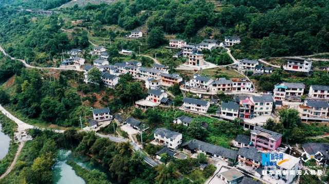 【“飞阅”中国】一江清水两岸绿 古老村寨焕新生 【“飞阅”中国】一江清水两岸绿 古老村寨焕新生
