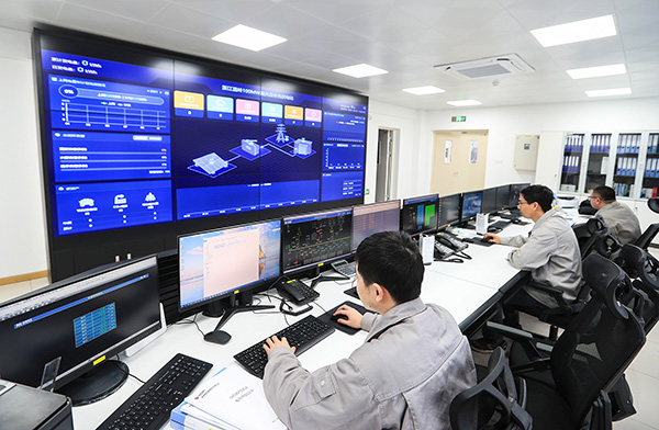 我国首座潮光互补型智能光伏电站并网发电 我国首座潮光互补型智能光伏电站并网发电