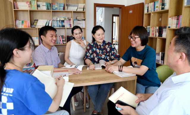 “有事好商量”解决民生问题!江苏连云区“敞开大门纳民意” “有事好商量”解决民生问题!江苏连云区“敞开大门纳民意”