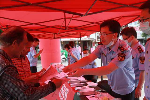 以把他乡当故乡的精神干好环保事业——记江西铜鼓生态环境综合执法大队队长欧阳绍辉 以把他乡当故乡的精神干好环保事业——记江西铜鼓生态环境综合执法大队队长欧阳绍辉