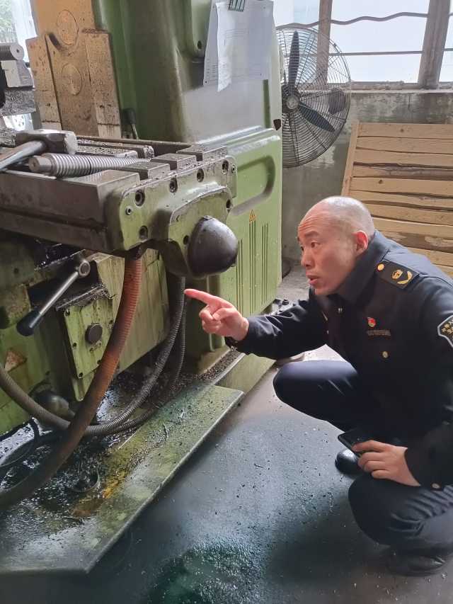 疾风知劲草,担当显初心——记南京市雨花台区攻坚办专职副主任、生态环境局副局长毕怀 疾风知劲草,担当显初心——记南京市雨花台区攻坚办专职副主任、生态环境局副局长毕怀