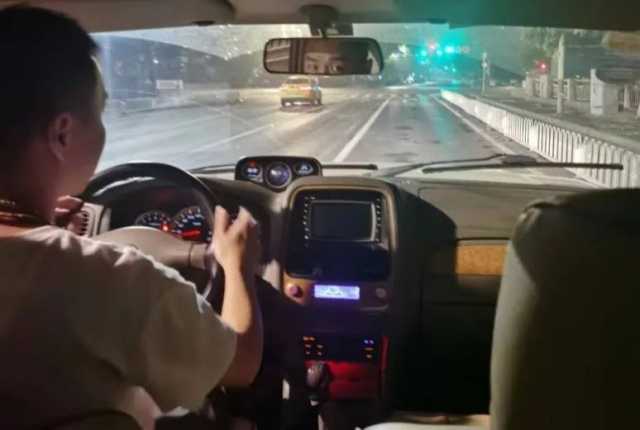 凌晨3点多接到应急任务，1小时集结到达点位！南京生态环保人的不眠夜