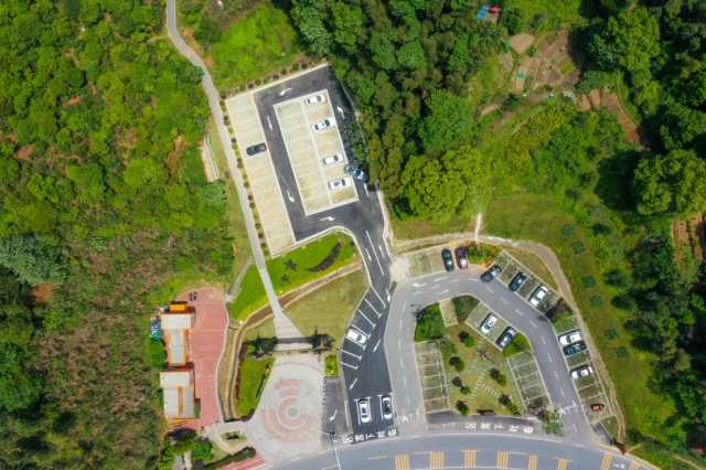 “邮票”车位、民宿小二、文化夜游——国庆假期江西乡村旅游新观察 “邮票”车位、民宿小二、文化夜游——国庆假期江西乡村旅游新观察