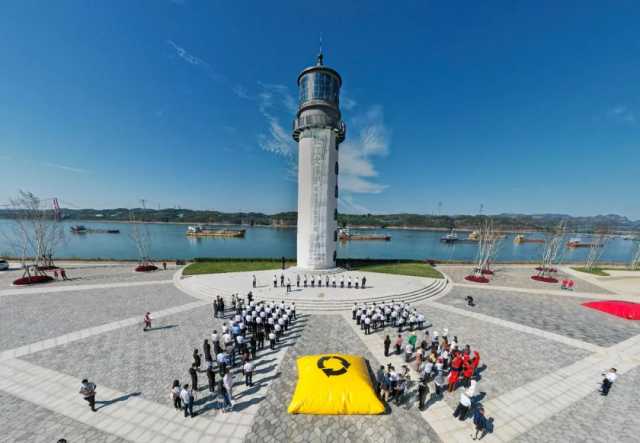 长江漂浮物、化工废料,摇身一变成艺术品 长江漂浮物、化工废料,摇身一变成艺术品