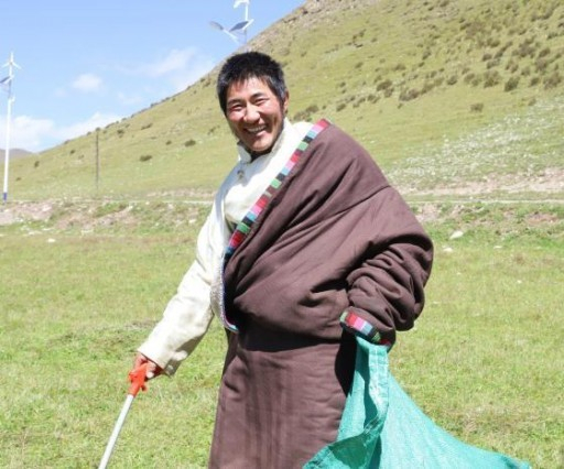 青海蒙旗牧民扎西当智和他的“副业”:15年,只此青绿 青海蒙旗牧民扎西当智和他的“副业”:15年,只此青绿