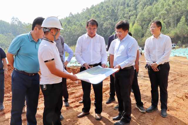 广西壮族自治区生态环境厅厅长陈亮深入来宾四县市调研