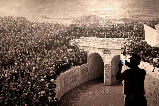 沿着总书记的足迹·新闻多一点|红旗渠精神永在! 沿着总书记的足迹·新闻多一点|红旗渠精神永在!