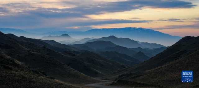 远山牧歌扬 远山牧歌扬
