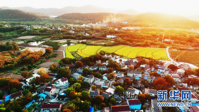 【“飞阅”中国】山峦披彩衣 斑斓似画卷