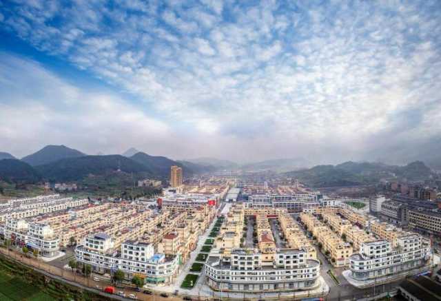 聚焦高质量发展|浙江磐安:中医药产业链融合开“新花” 聚焦高质量发展|浙江磐安:中医药产业链融合开“新花”