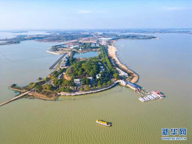 【“飞阅”中国】武汉江夏：初冬梁子湖畔长滩碧水郁郁葱葱