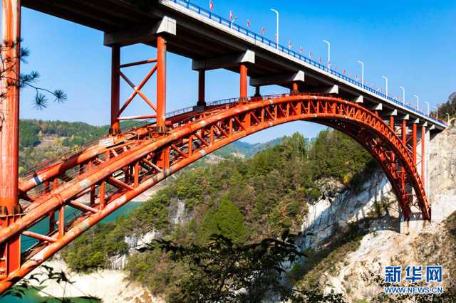 湖北咸丰:一桥飞架 天堑变通途 湖北咸丰:一桥飞架 天堑变通途
