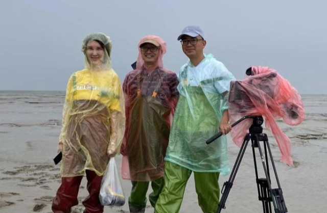 黄海滩涂的鸟类“守望者”:一家三代接力守护大美湿地 黄海滩涂的鸟类“守望者”:一家三代接力守护大美湿地