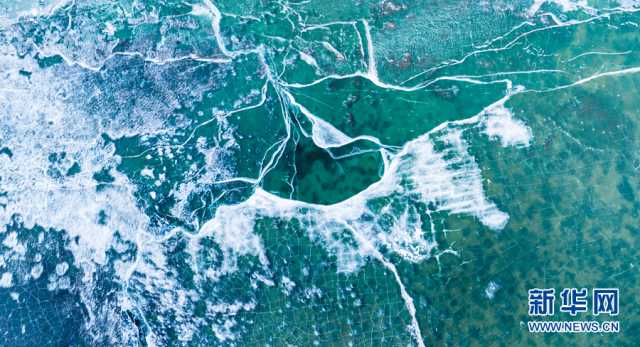 【“飞阅”中国】冬格措纳湖冬景 空灵幽远如梦境 【“飞阅”中国】冬格措纳湖冬景 空灵幽远如梦境